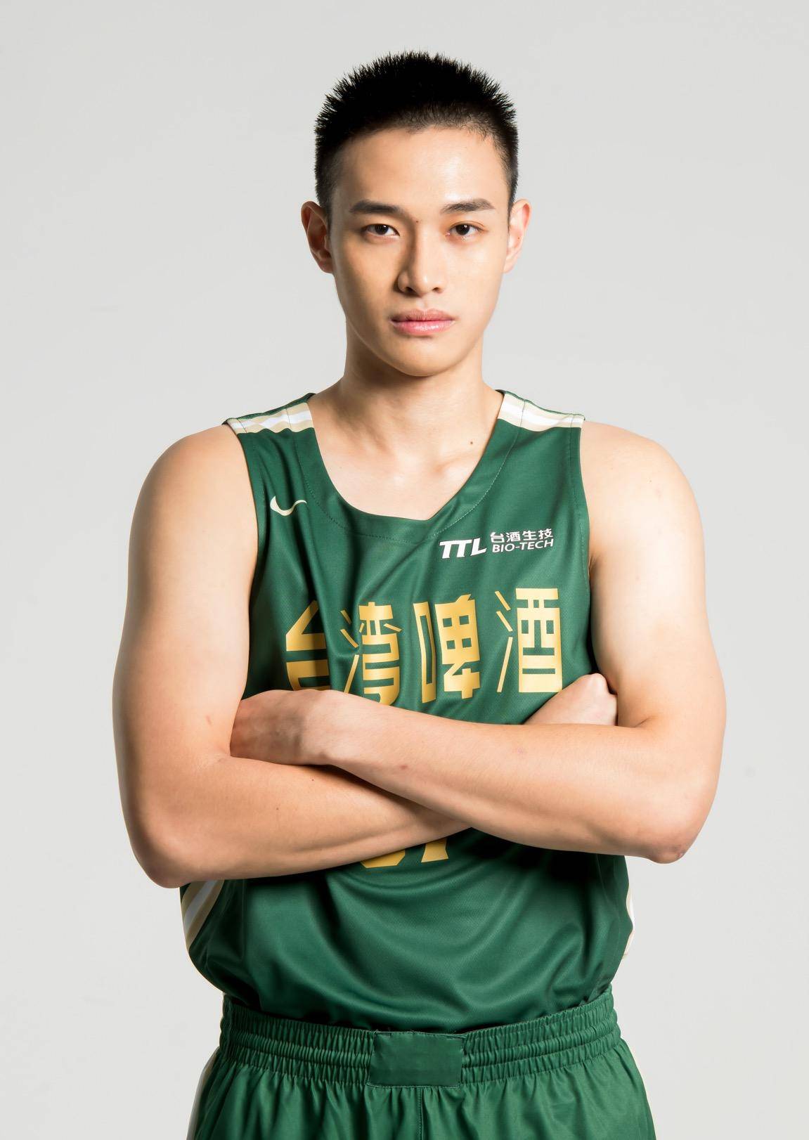 https://img.zldy.com.cn/img/basketball/player/20a72cf6b2a7628106a3d700831c8aca.png